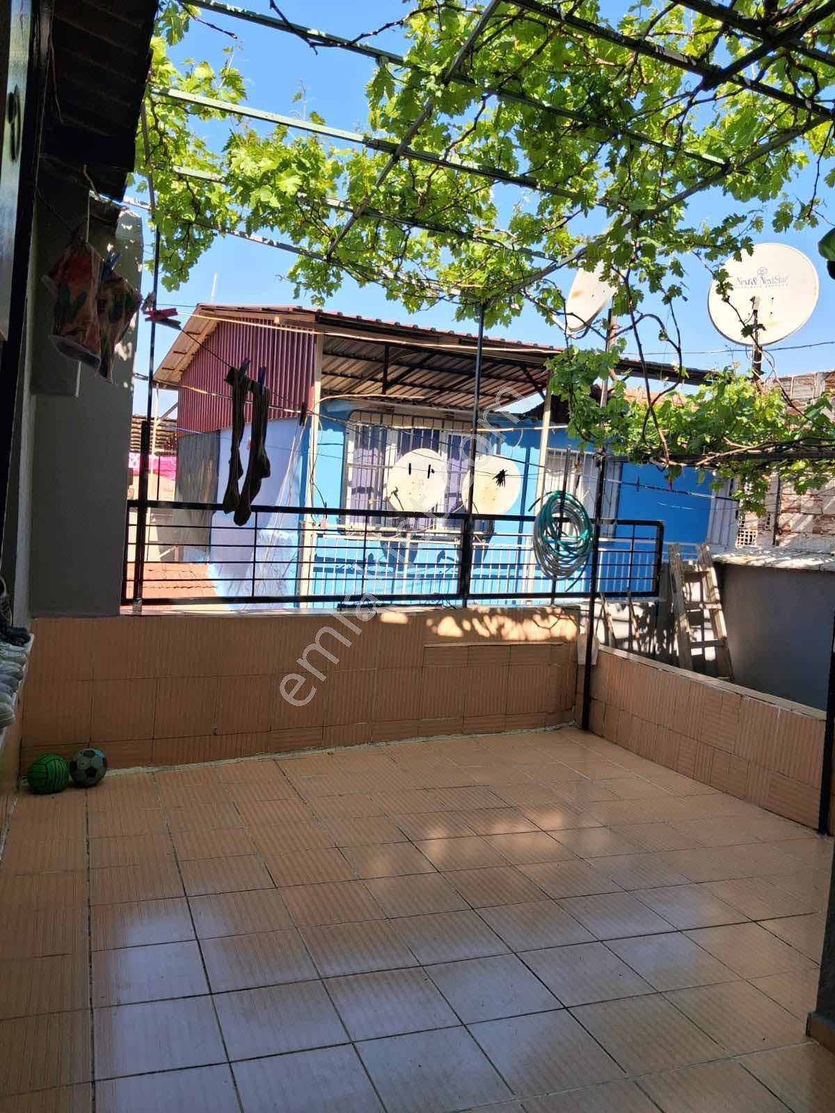 Konak Levent Mahallesinde Teraslı, Bakımlı 2+1 Müstakil Daire - Görsel 3