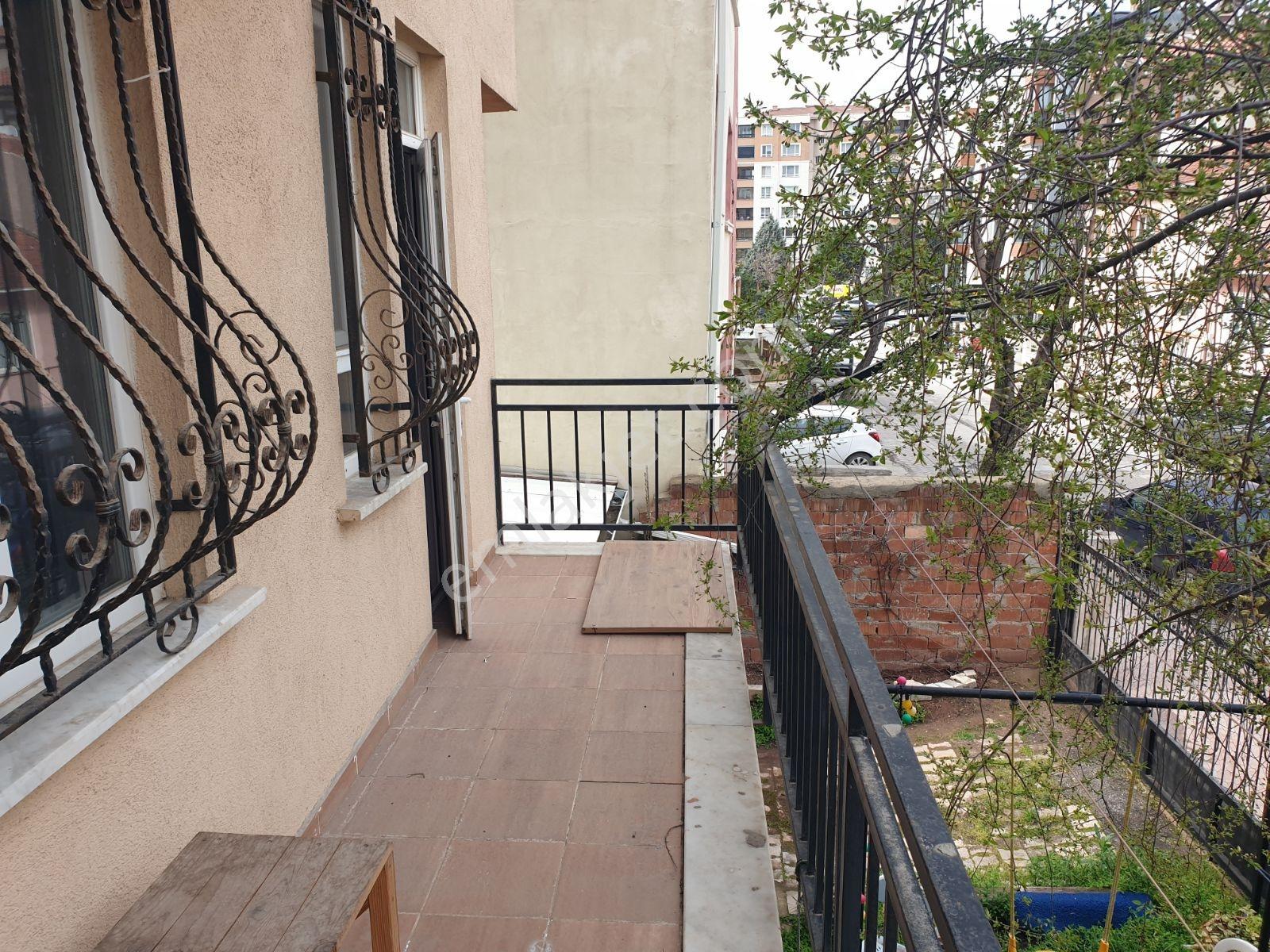 Ogü Tıp Fakültesi Yakını Ünlü Sokak Balkonlu 2+0 Kiralık Daire - Görsel 16