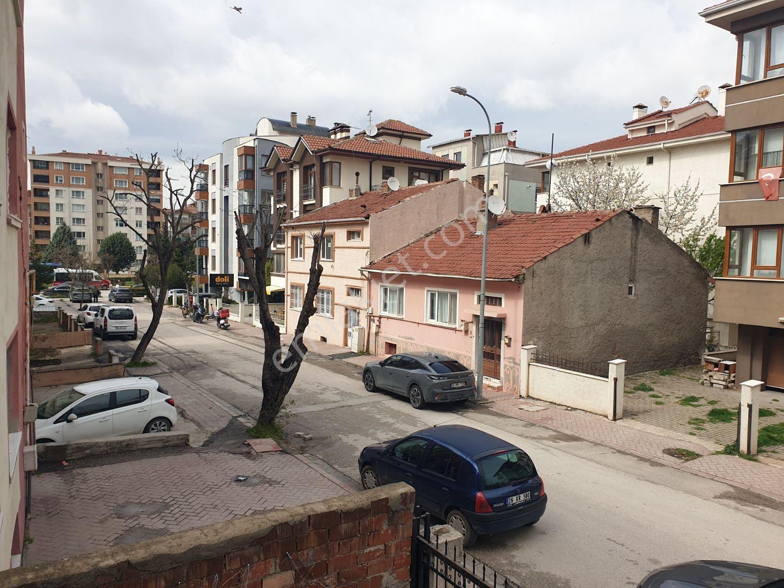 Ogü Tıp Fakültesi Yakını Ünlü Sokak Balkonlu 2+0 Kiralık Daire - Görsel 13