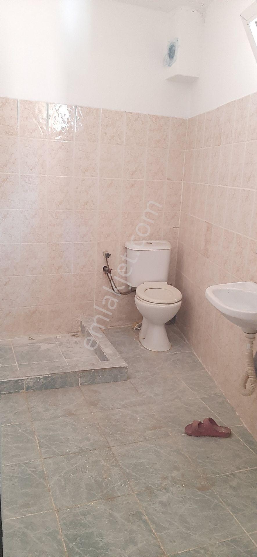 Karabaglar Selvili Mahalleside Kiralık 2+1 Daire - Görsel 8