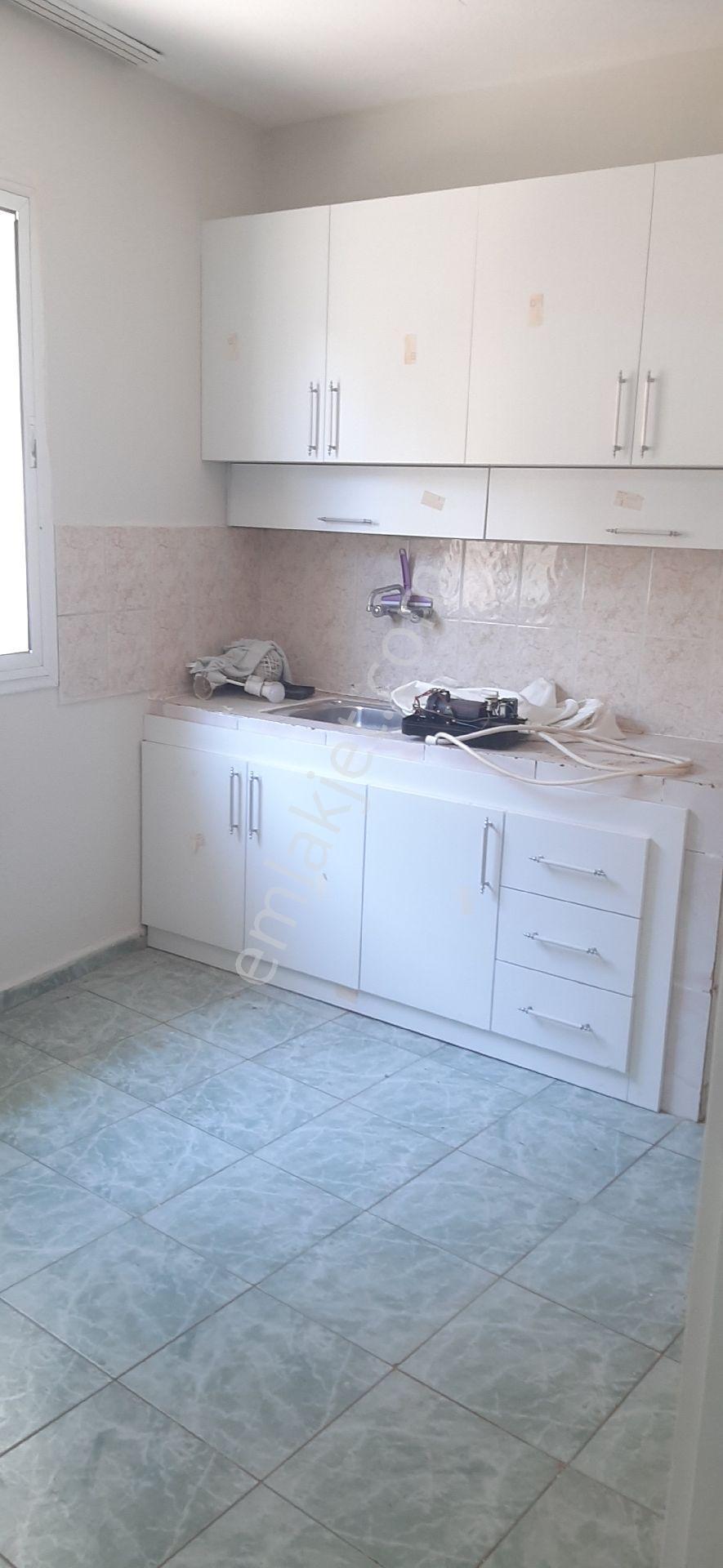 Karabaglar Selvili Mahalleside Kiralık 2+1 Daire - Görsel 6