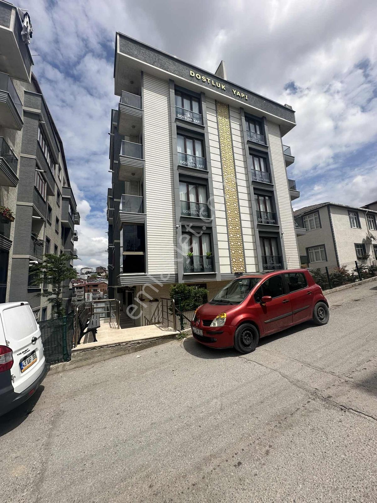 Kılıç Gayrimenkul'den Kiralık 2+1 Ara Kat Daire