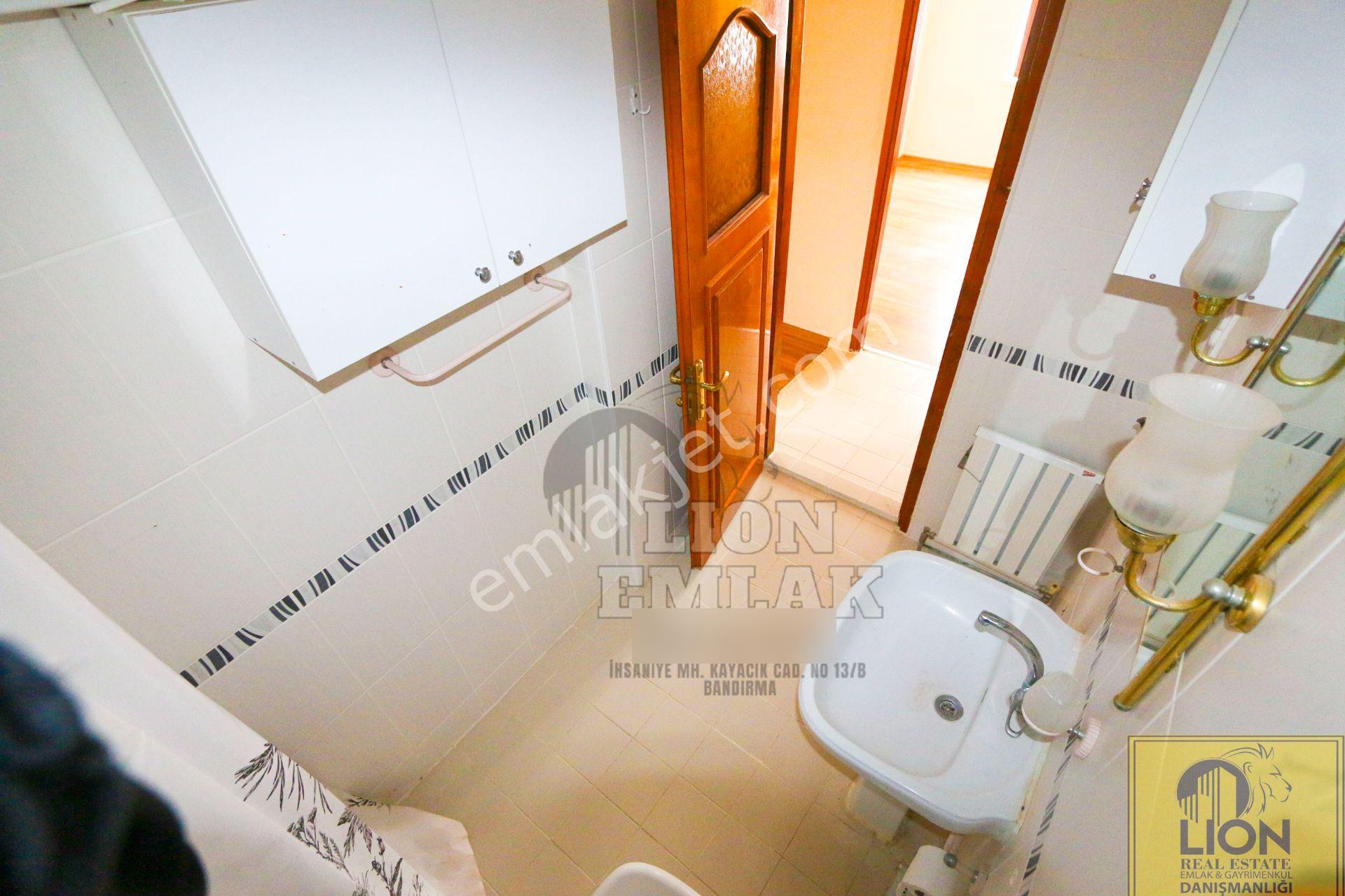 Lıon Emlak'tan İhsaniye Mahallesi'nde Kiralık 3+1 Çift Balkonlu Site İçinde Daire - Görsel 21