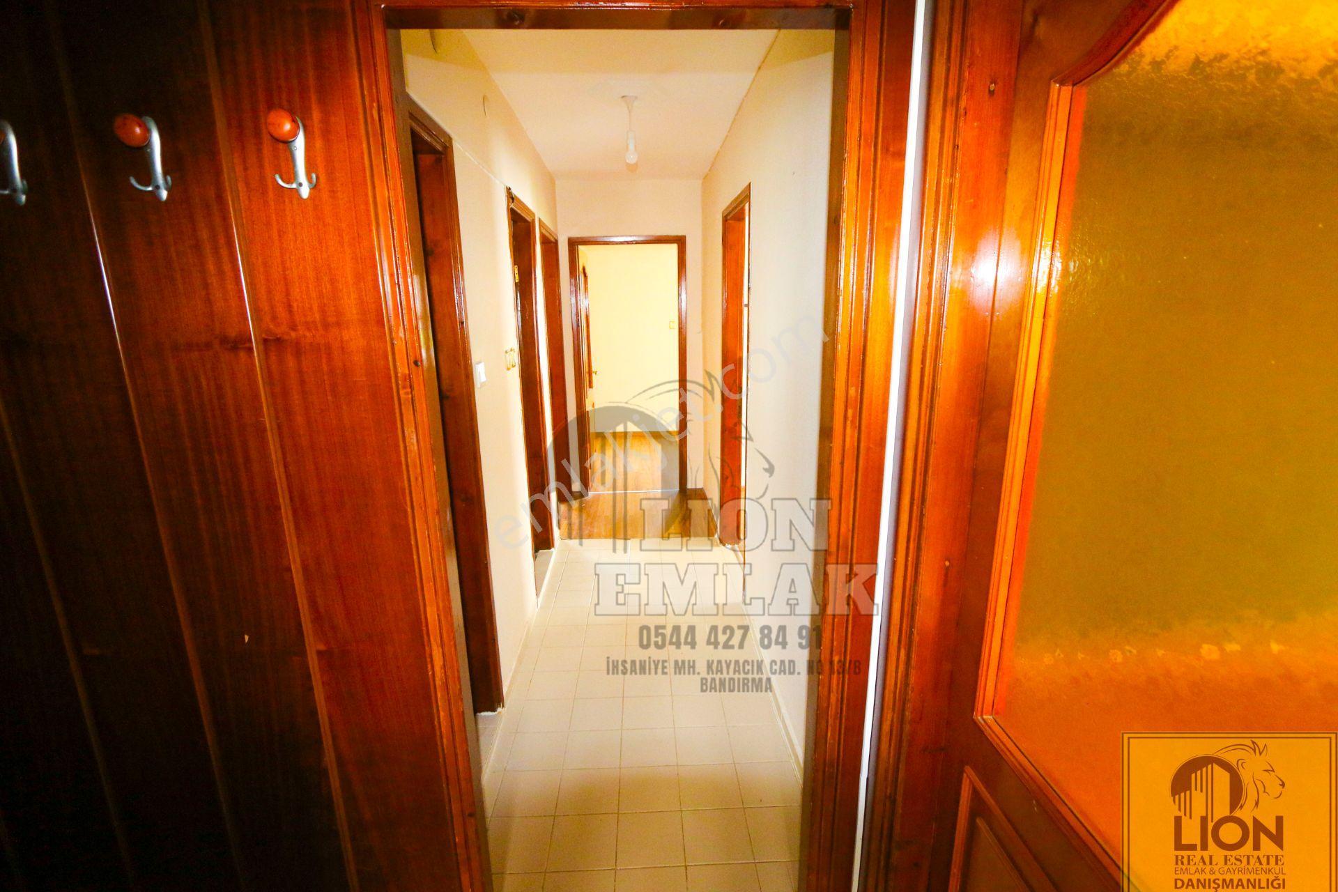 Lıon Emlak'tan İhsaniye Mahallesi'nde Kiralık 3+1 Çift Balkonlu Site İçinde Daire - Görsel 14