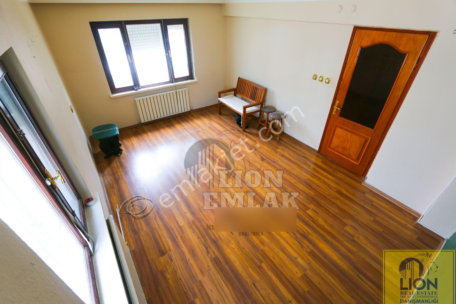 Lıon Emlak'tan İhsaniye Mahallesi'nde Kiralık 3+1 Çift Balkonlu Site İçinde Daire - Görsel 4