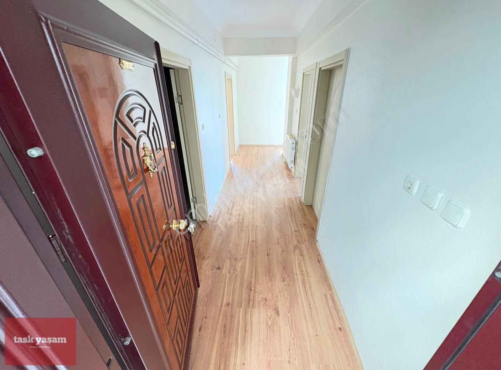 Mustafapaşa Şehit Yılmaz Argon Cad Kiralık Geniş Ferah 3+1 Daire - Görsel 15