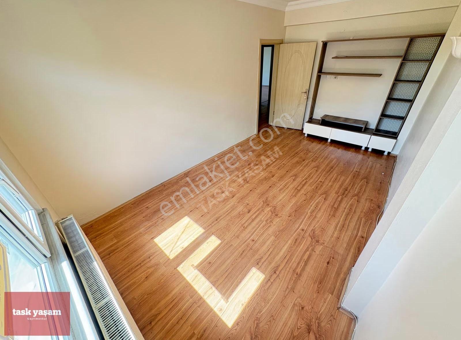 Mustafapaşa Şehit Yılmaz Argon Cad Kiralık Geniş Ferah 3+1 Daire - Görsel 7