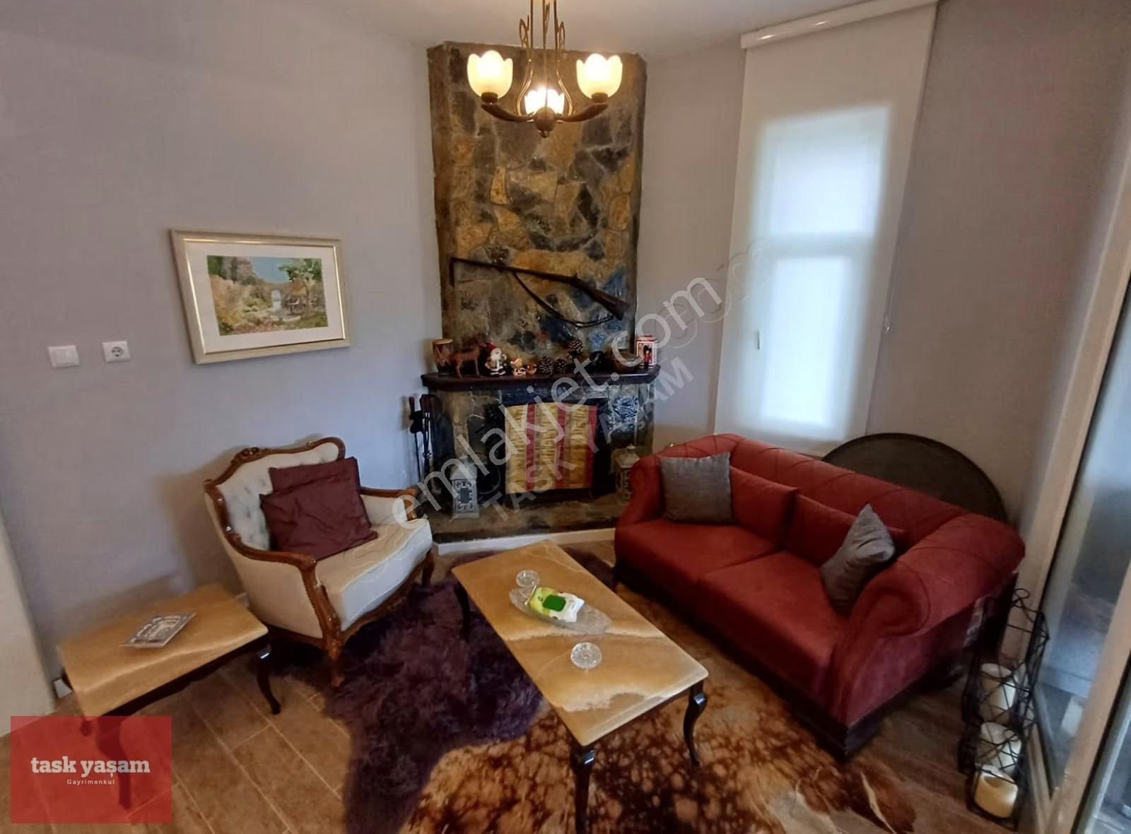 Sapanca'da Site İçi 485m2 Arsa Paylı Satılık Geniş Ferah Villa - Görsel 16
