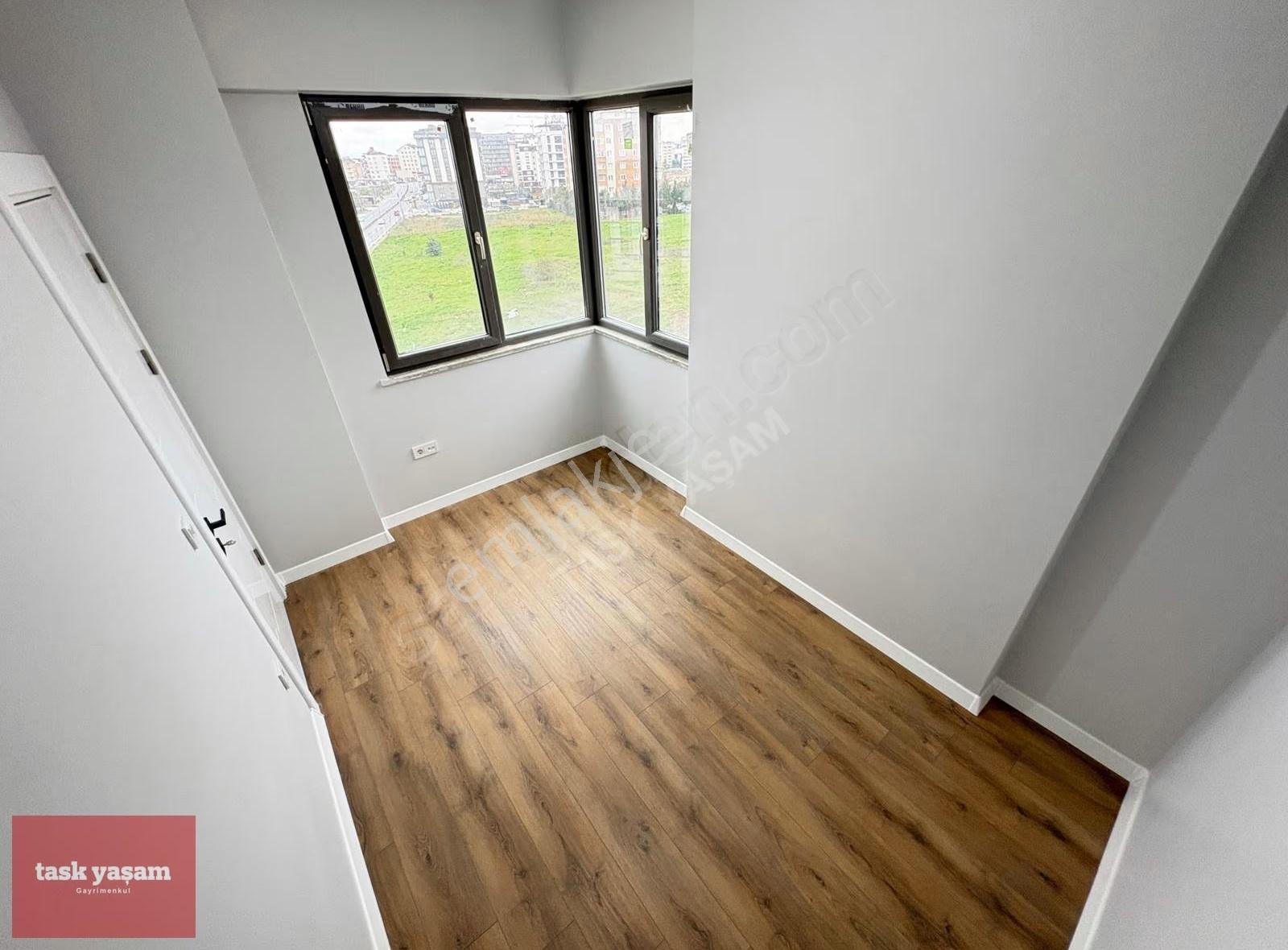 Boydan Yapı Deniz Manzaralı Lüx 3.5+1 Satılık Geniş Daire - Görsel 11