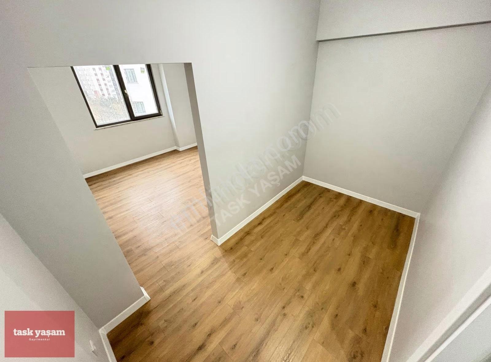 Boydan Yapı Deniz Manzaralı Lüx 3.5+1 Satılık Geniş Daire - Görsel 18