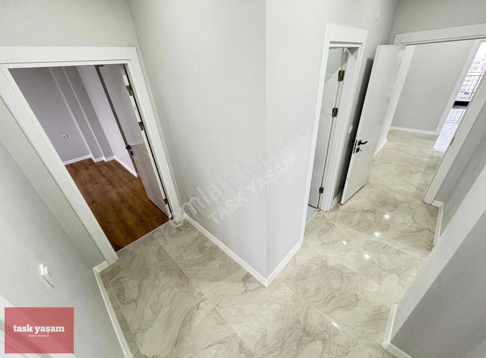 Boydan Yapı Deniz Manzaralı Lüx 3.5+1 Satılık Geniş Daire - Görsel 8