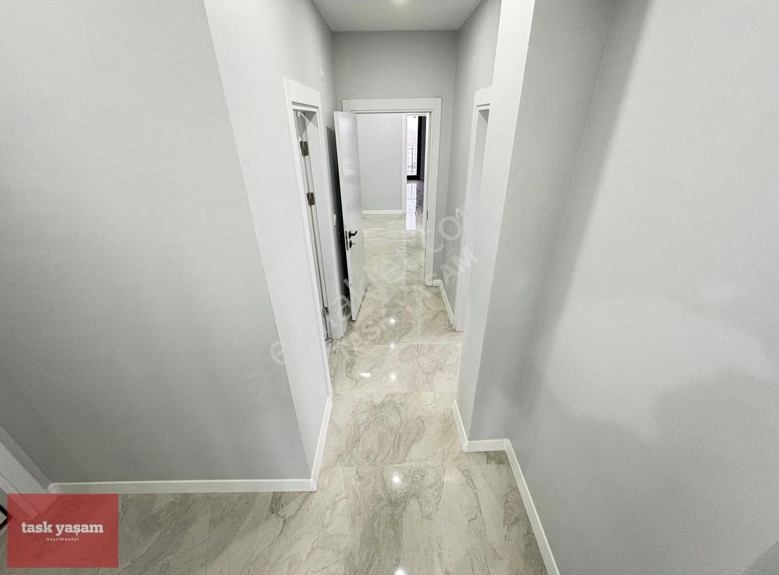 Boydan Yapı Deniz Manzaralı Lüx 3.5+1 Satılık Geniş Daire - Görsel 9