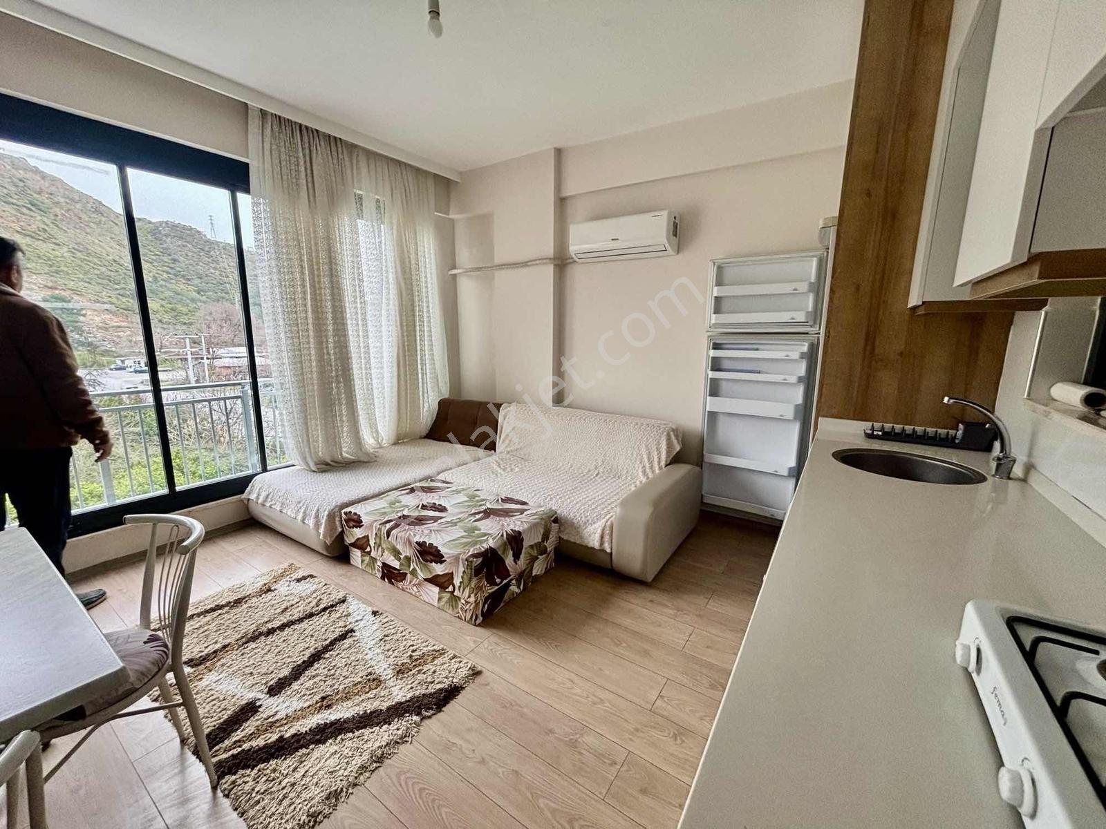 Lavınıa'dan Havuzlu Sitede 1+1 Satılık - Görsel 6