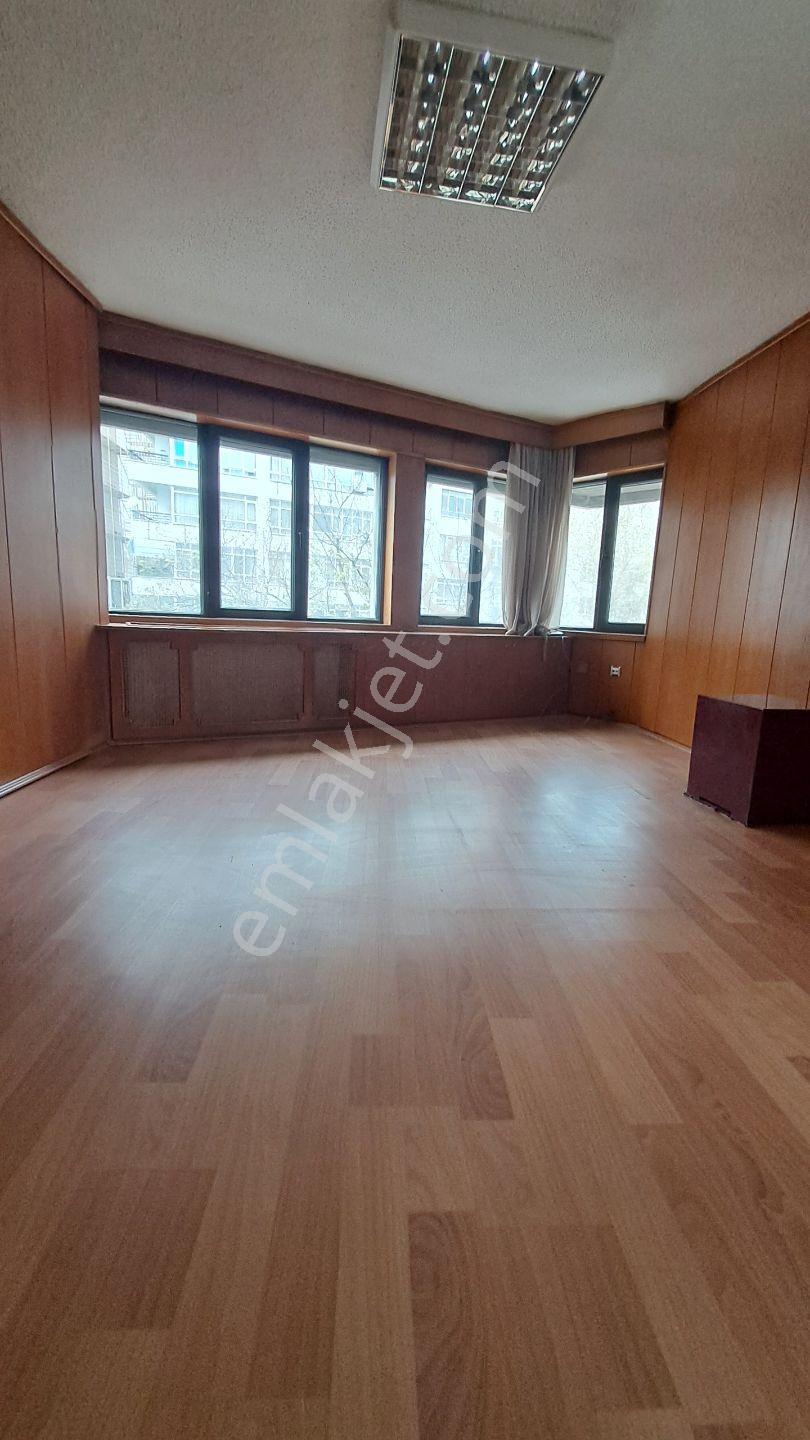 Kızılay Ziya Gökalp Caddesi Ted Yakını 2+1 Teras Kullanımlı Daire - Görsel 9
