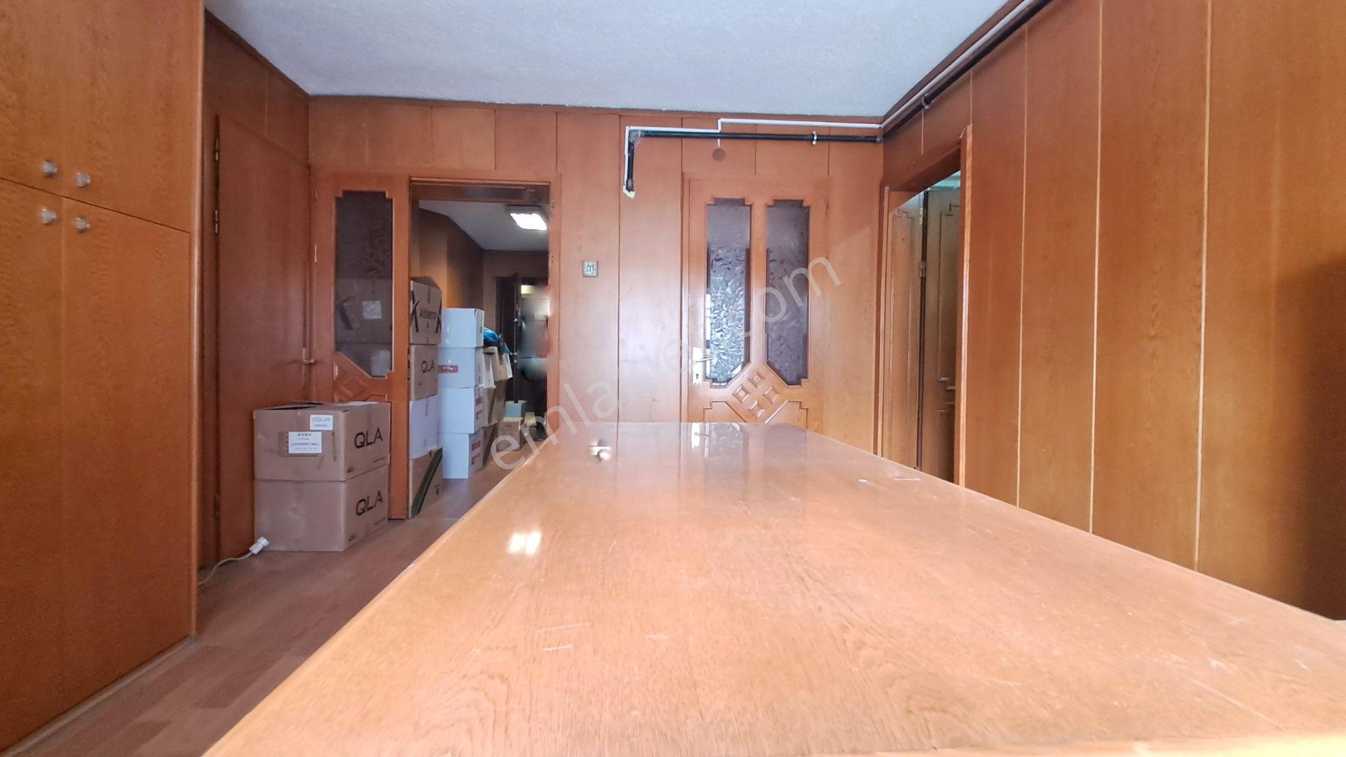 Kızılay Ziya Gökalp Caddesi Ted Yakını 2+1 Teras Kullanımlı Daire - Görsel 14