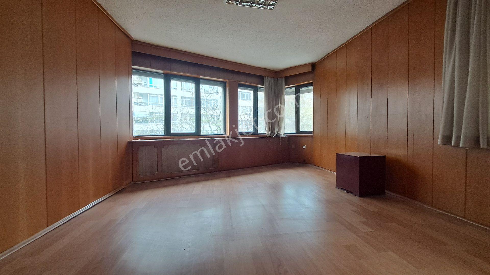 Kızılay Ziya Gökalp Caddesi Ted Yakını 2+1 Teras Kullanımlı Daire - Görsel 8