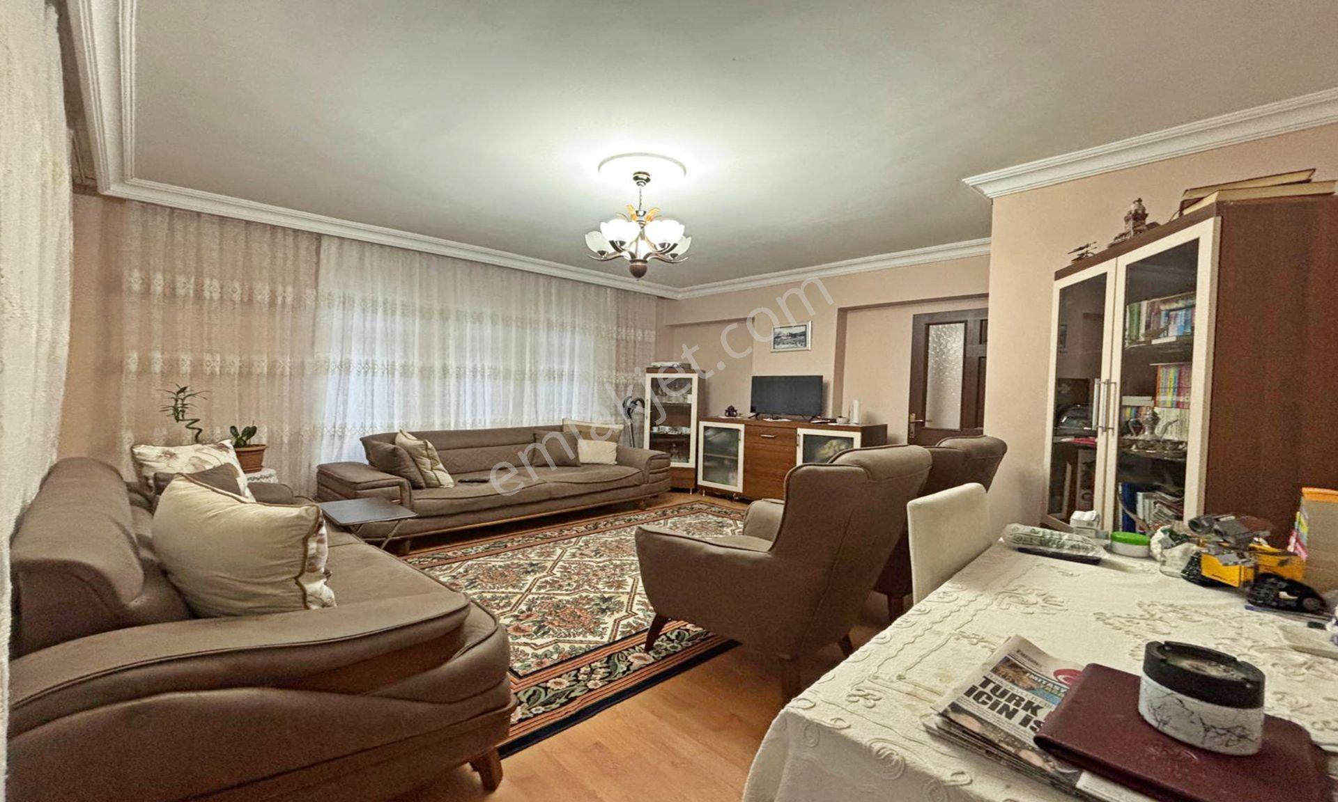 Bulvar'dan Cadde Üstü, Merkezi Lokasyon'da 3+1 Satılık Daire!!!
