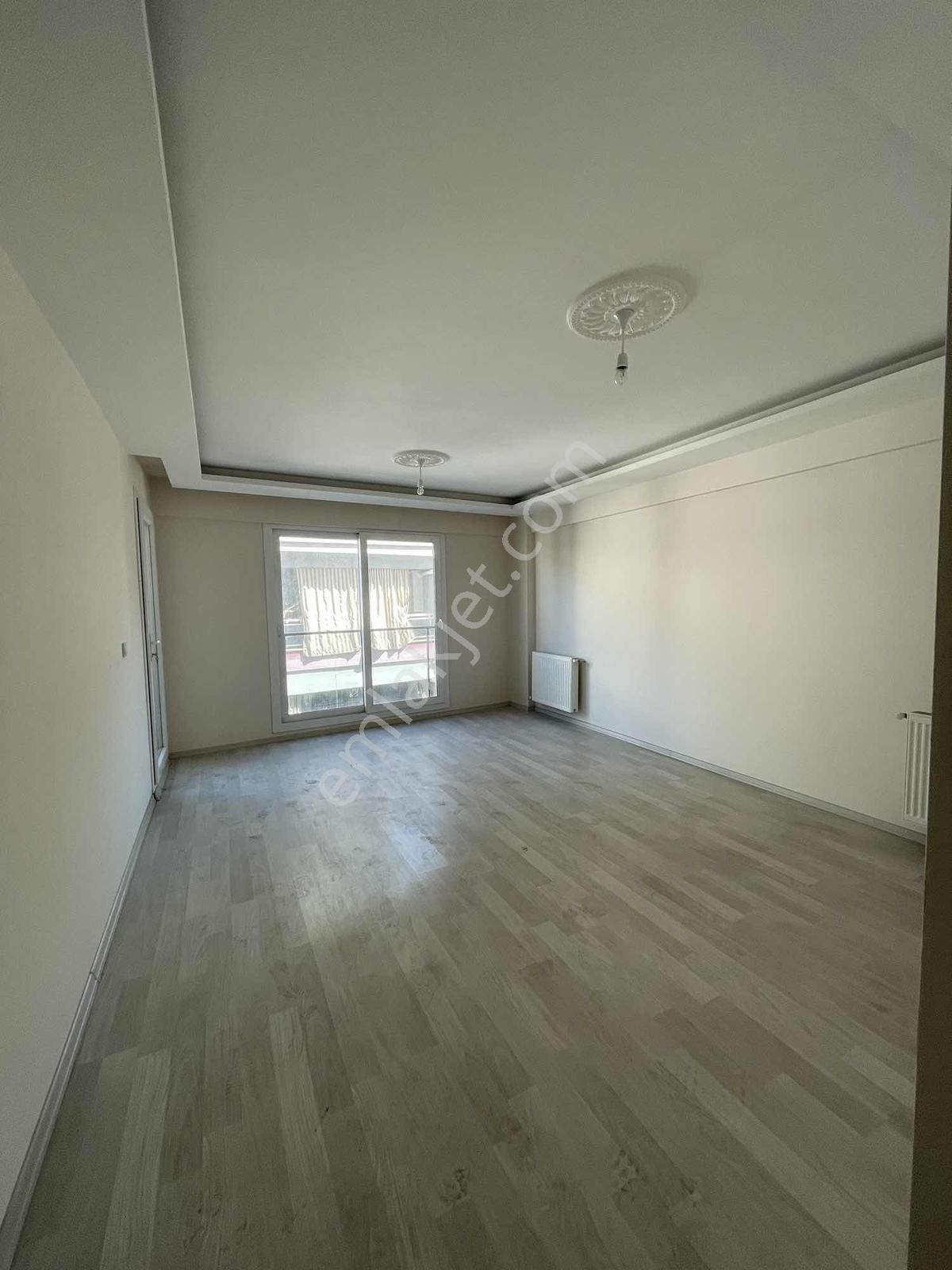 Salihli Mithatpaşa Mahallesinde Satılık 2+1