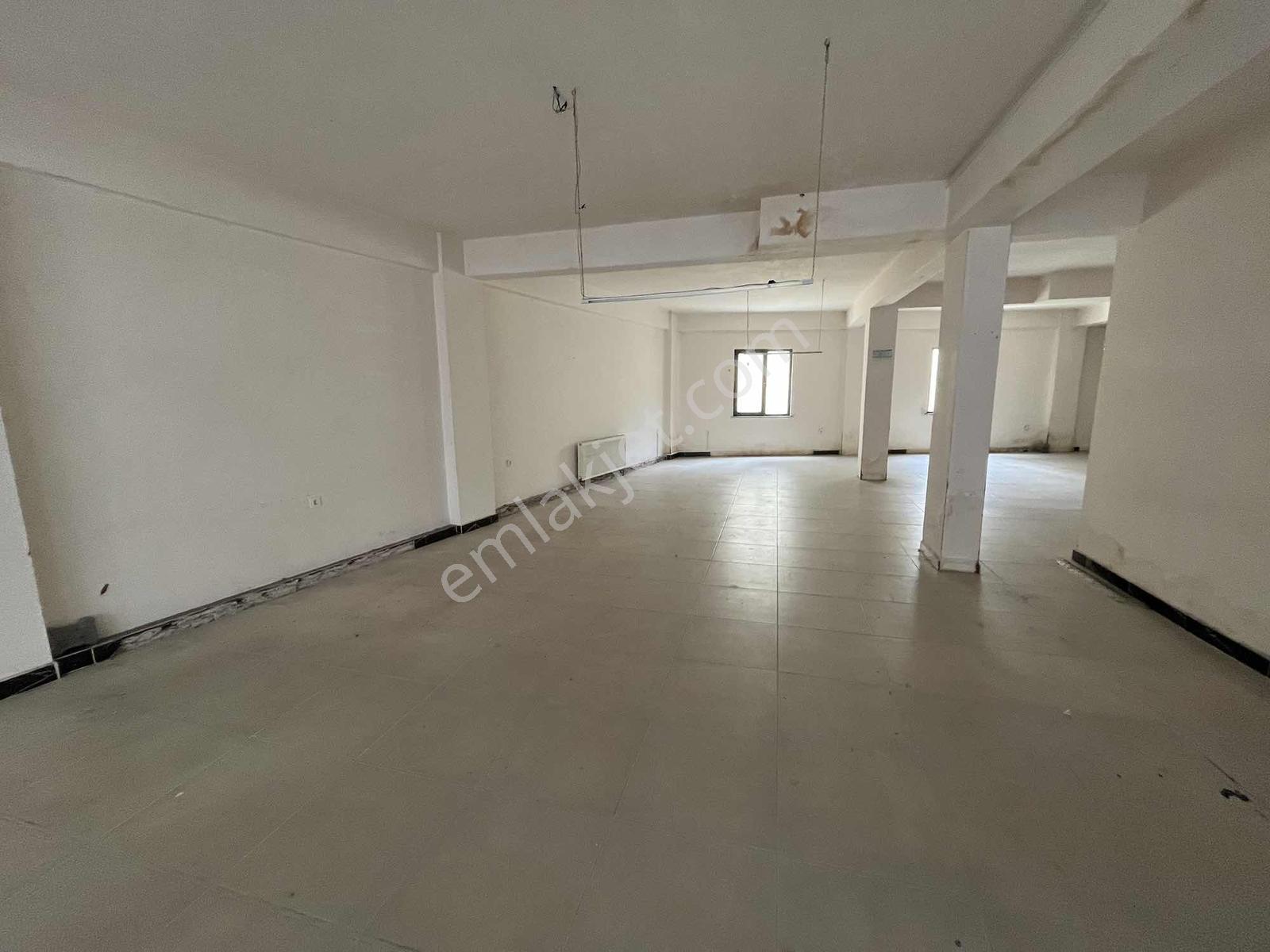 Taşoluk' Da Cadde Üzeri Düz Giriş 300 M2 Kiralık Dükkan Fırsatı - Görsel 6