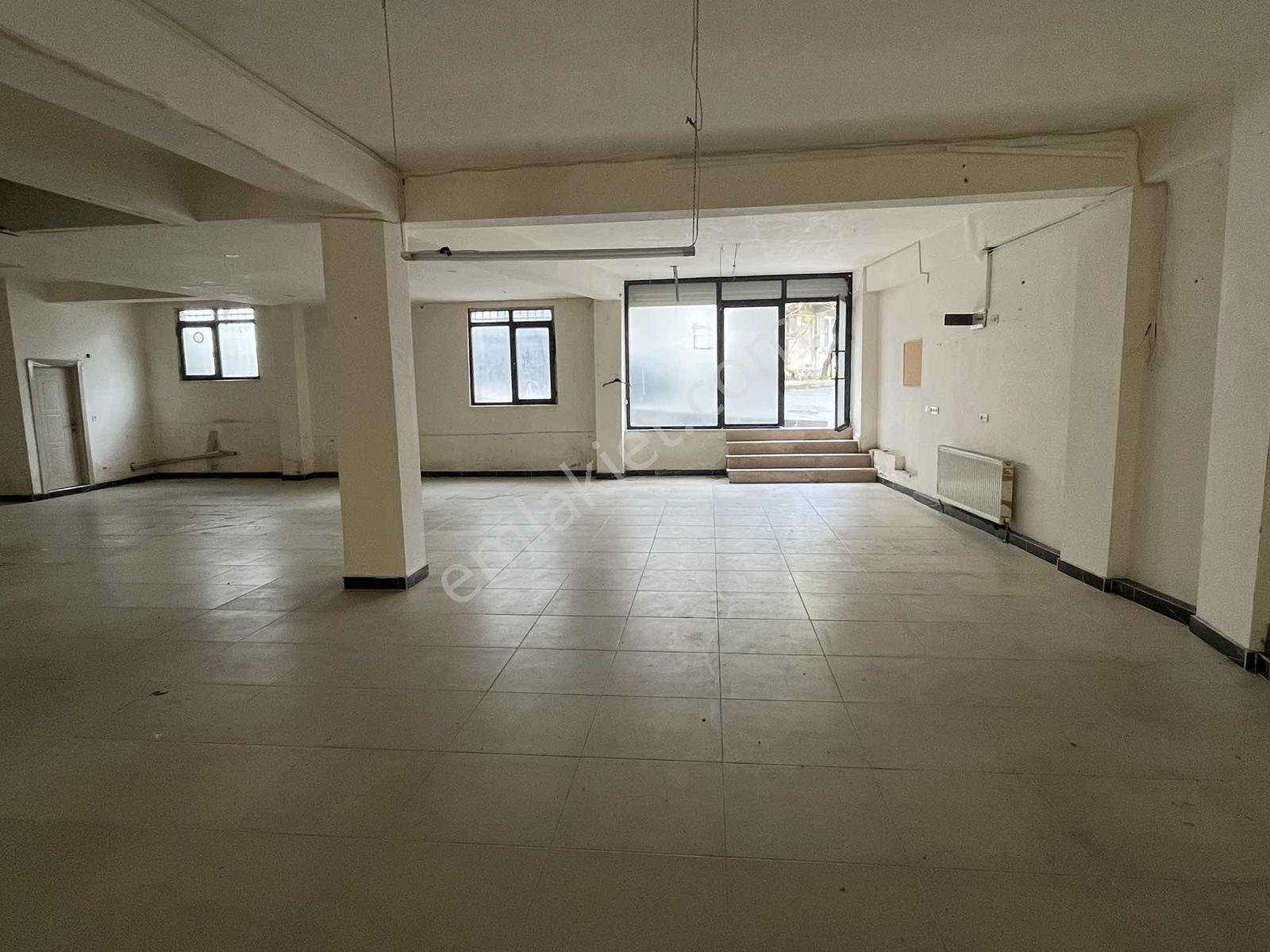 Taşoluk' Da Cadde Üzeri Düz Giriş 300 M2 Kiralık Dükkan Fırsatı - Görsel 8