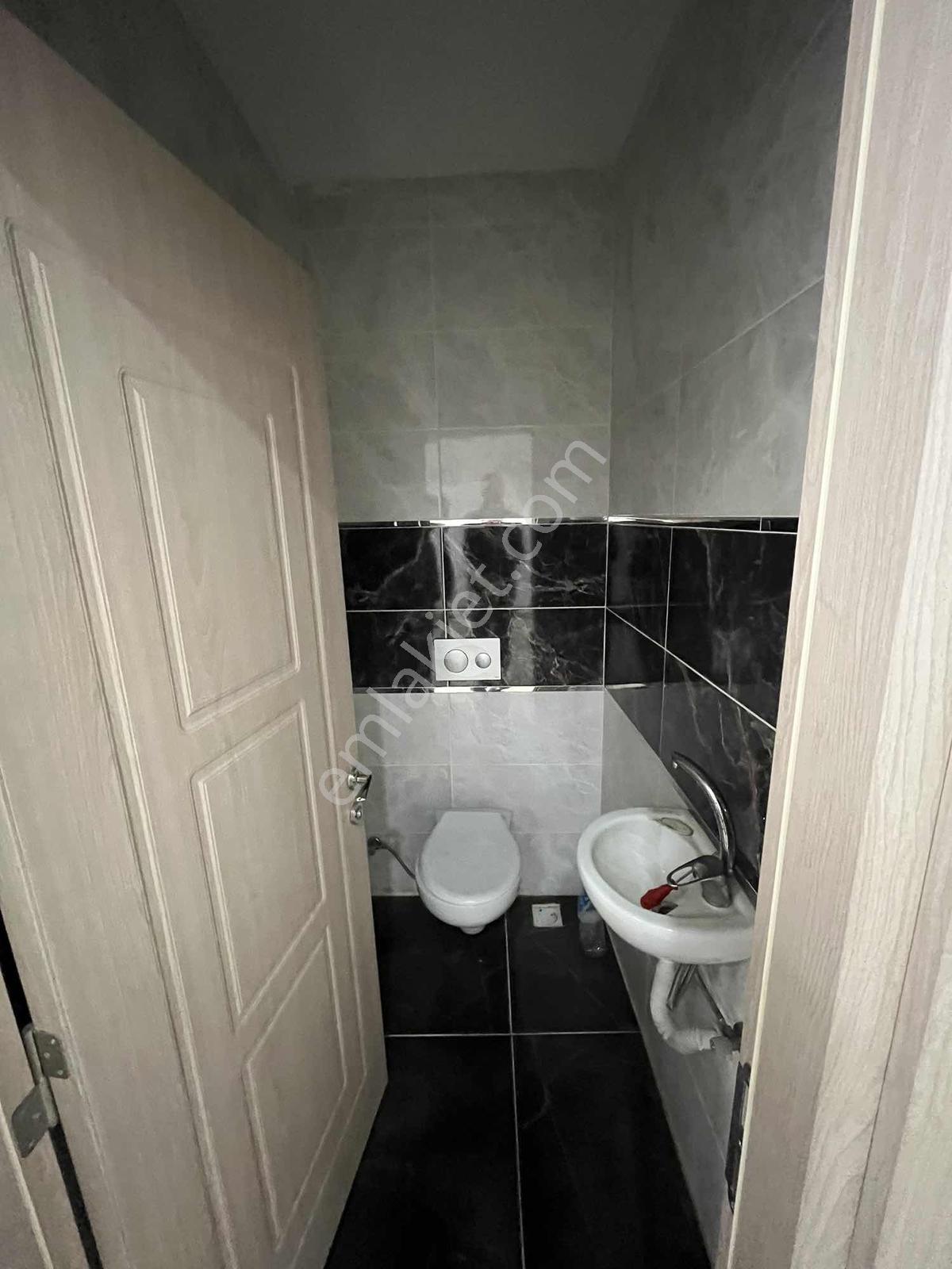 Taşoluk' Da Cadde Üzeri Düz Giriş 300 M2 Kiralık Dükkan Fırsatı - Görsel 2