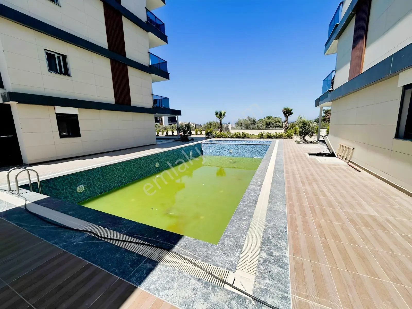 Kuşadası Havuzlu Sitede Deniz Manzaralı Satılık Lüks 2+1 Daire. - Görsel 2