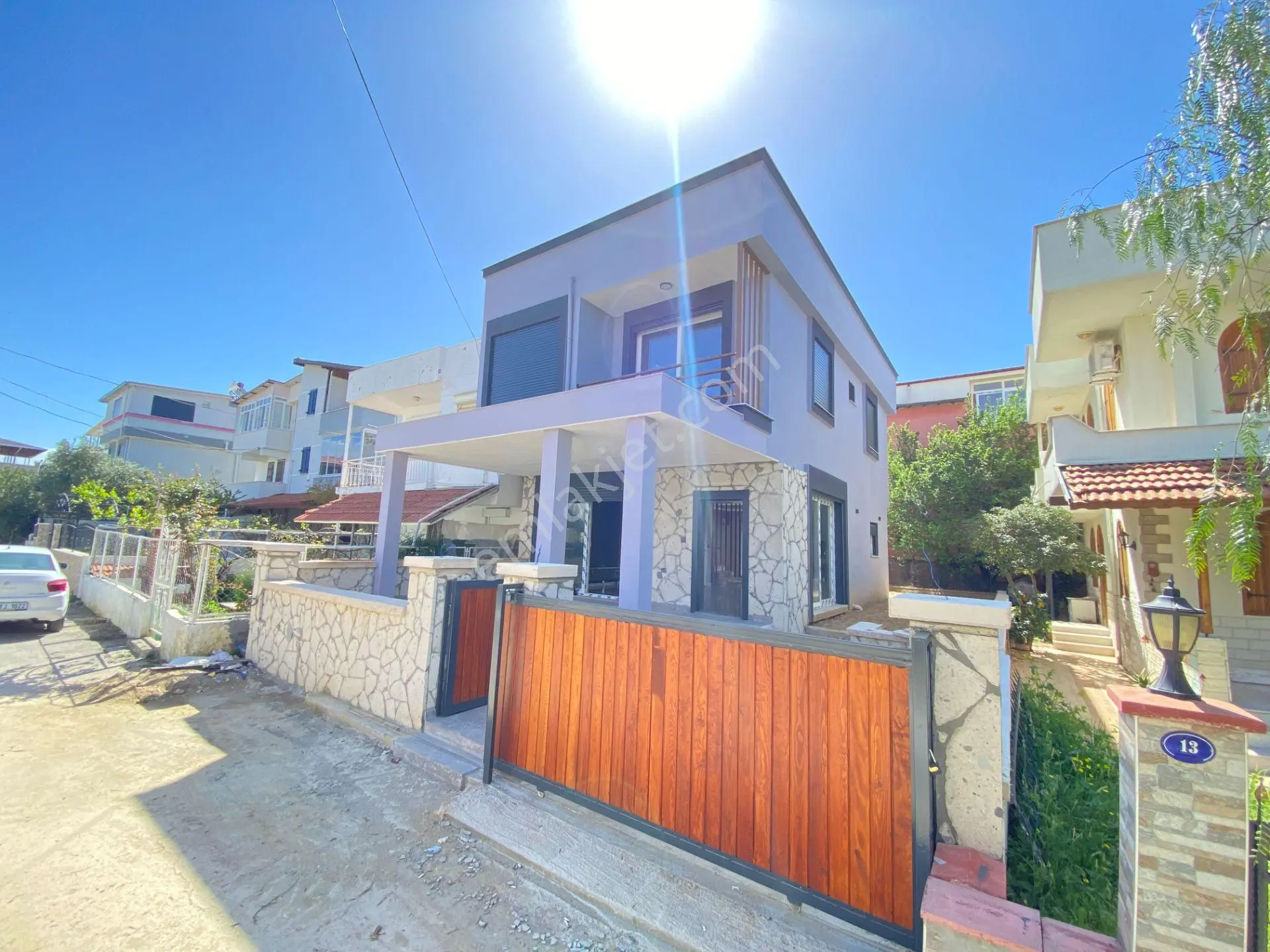 Seferihisar Doğanbeyde Satılık Sıfır Tek Müstakil 3+1 Lüks Villa
