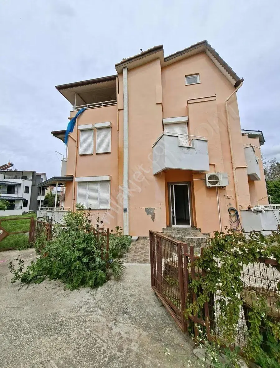 Kızılağaç Mahallesi'nde 3 + 1 Triplex Satılıktır