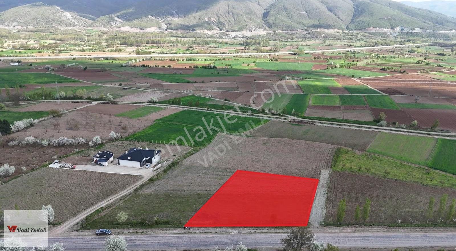 Yazıbaşı Köyünde Ana Yola Cephe 2.100m² Satılık Tarla Vadi Emlak - Görsel 7