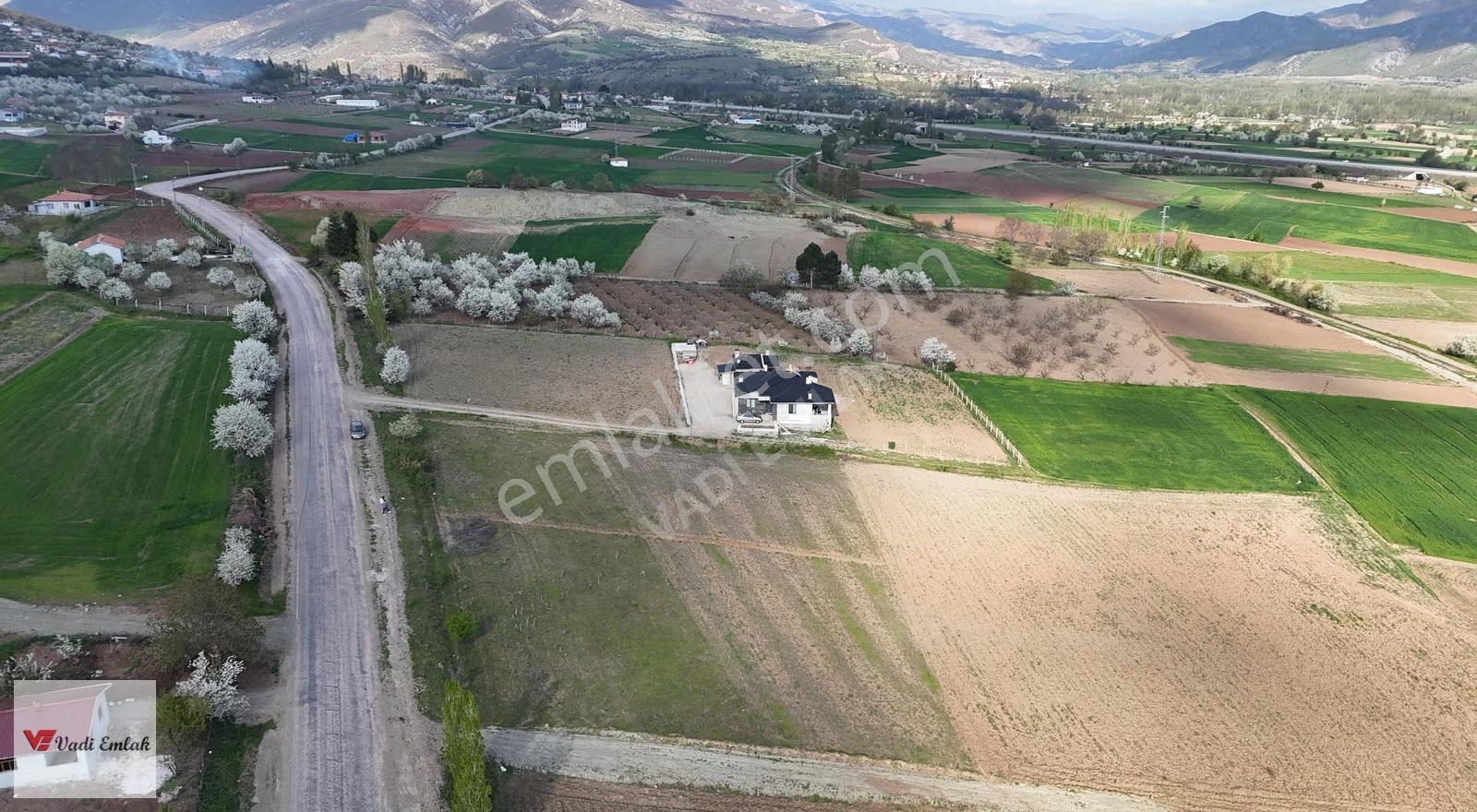 Yazıbaşı Köyünde Ana Yola Cephe 2.100m² Satılık Tarla Vadi Emlak - Görsel 8