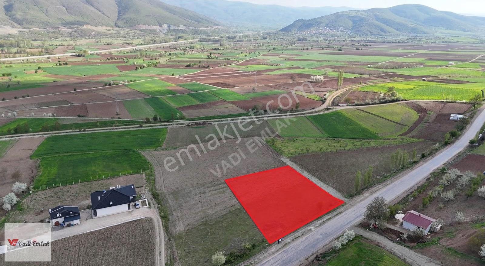 Yazıbaşı Köyünde Ana Yola Cephe 2.100m² Satılık Tarla Vadi Emlak - Görsel 12