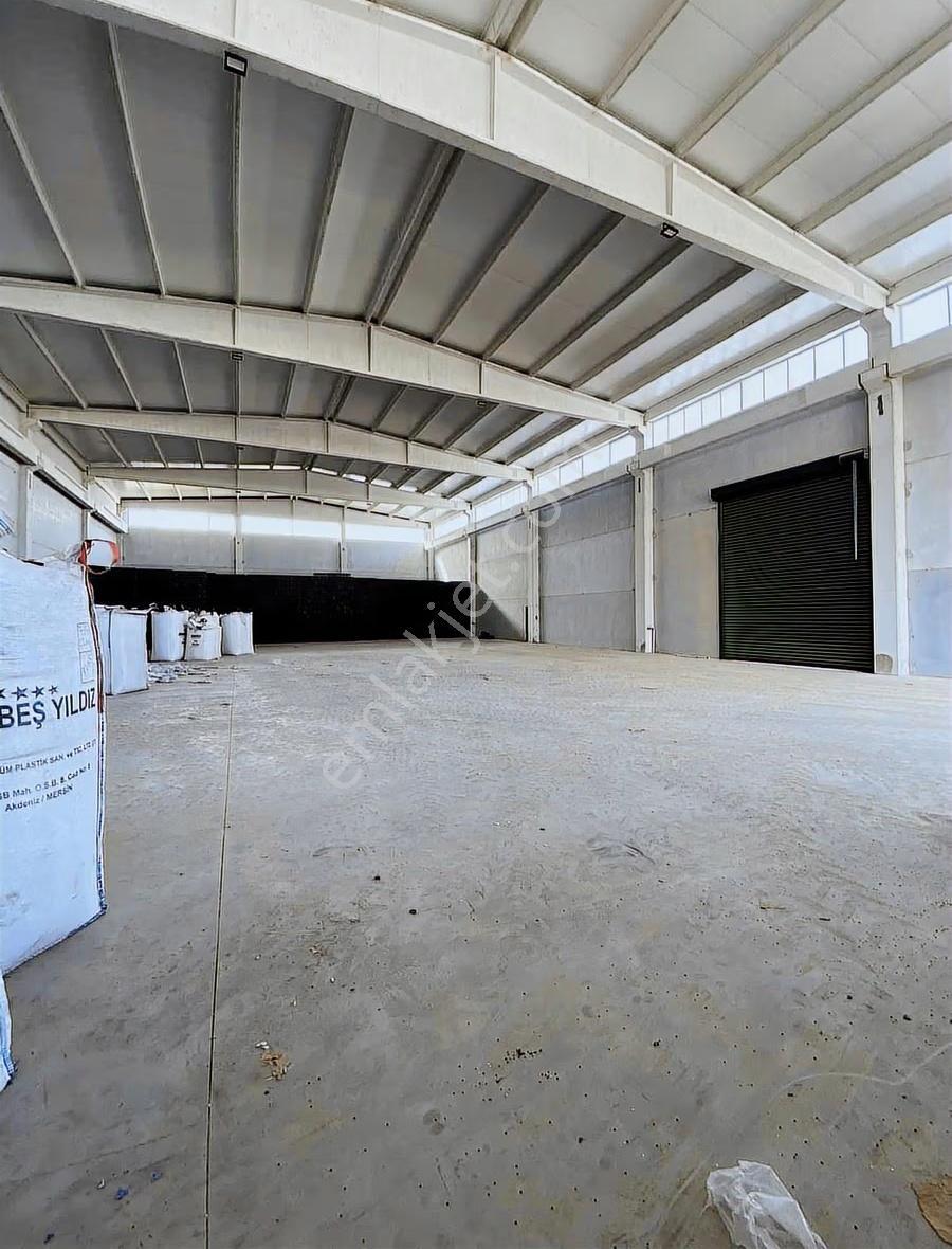 Sanayi Sitesi'nde 1200 Metre Kaplı Ticaret Dükkan Kiralık - Görsel 3