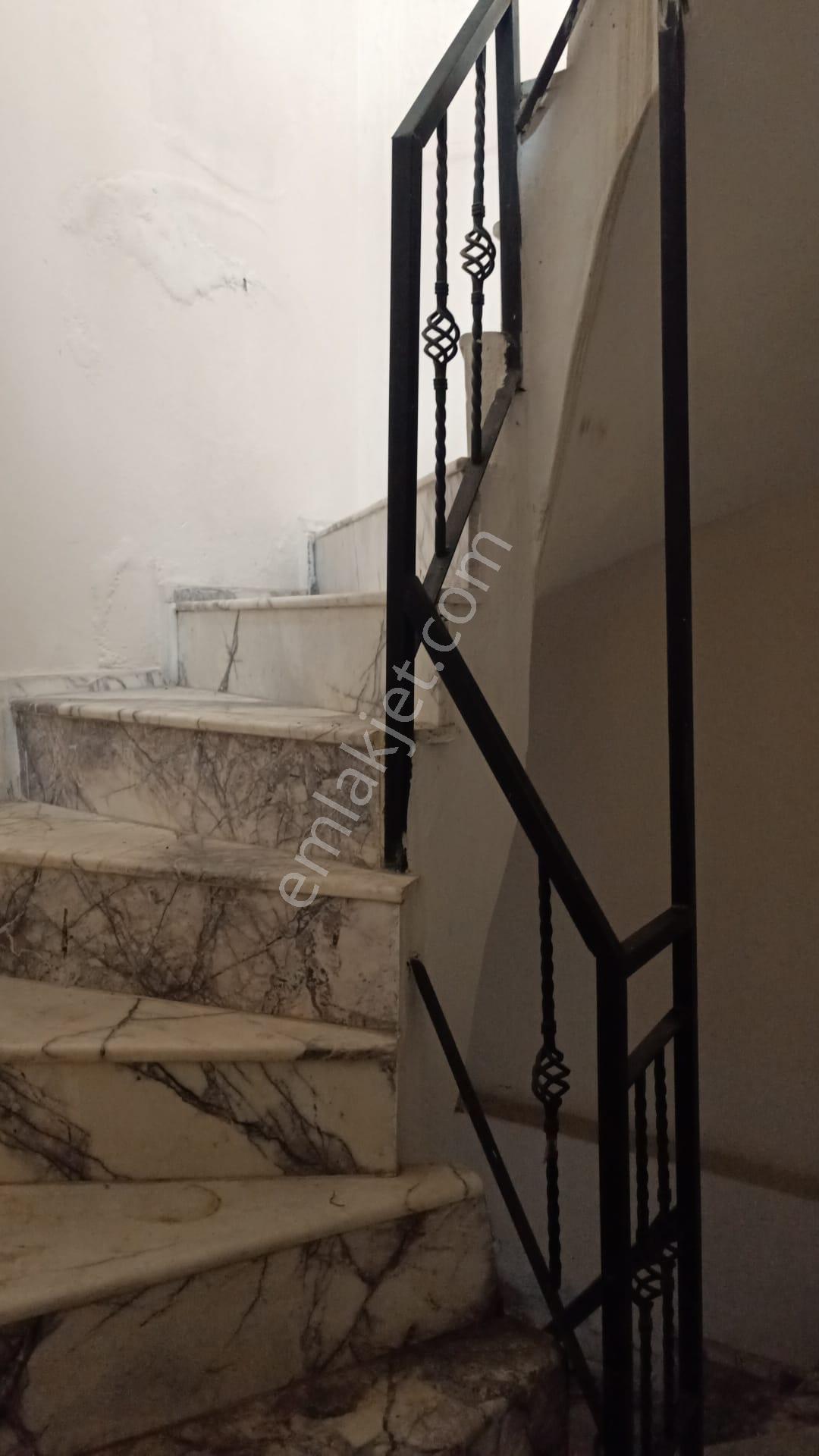 Bornova Atatürk Mah. 3+1 Müstakil Satılık Bina - Görsel 13