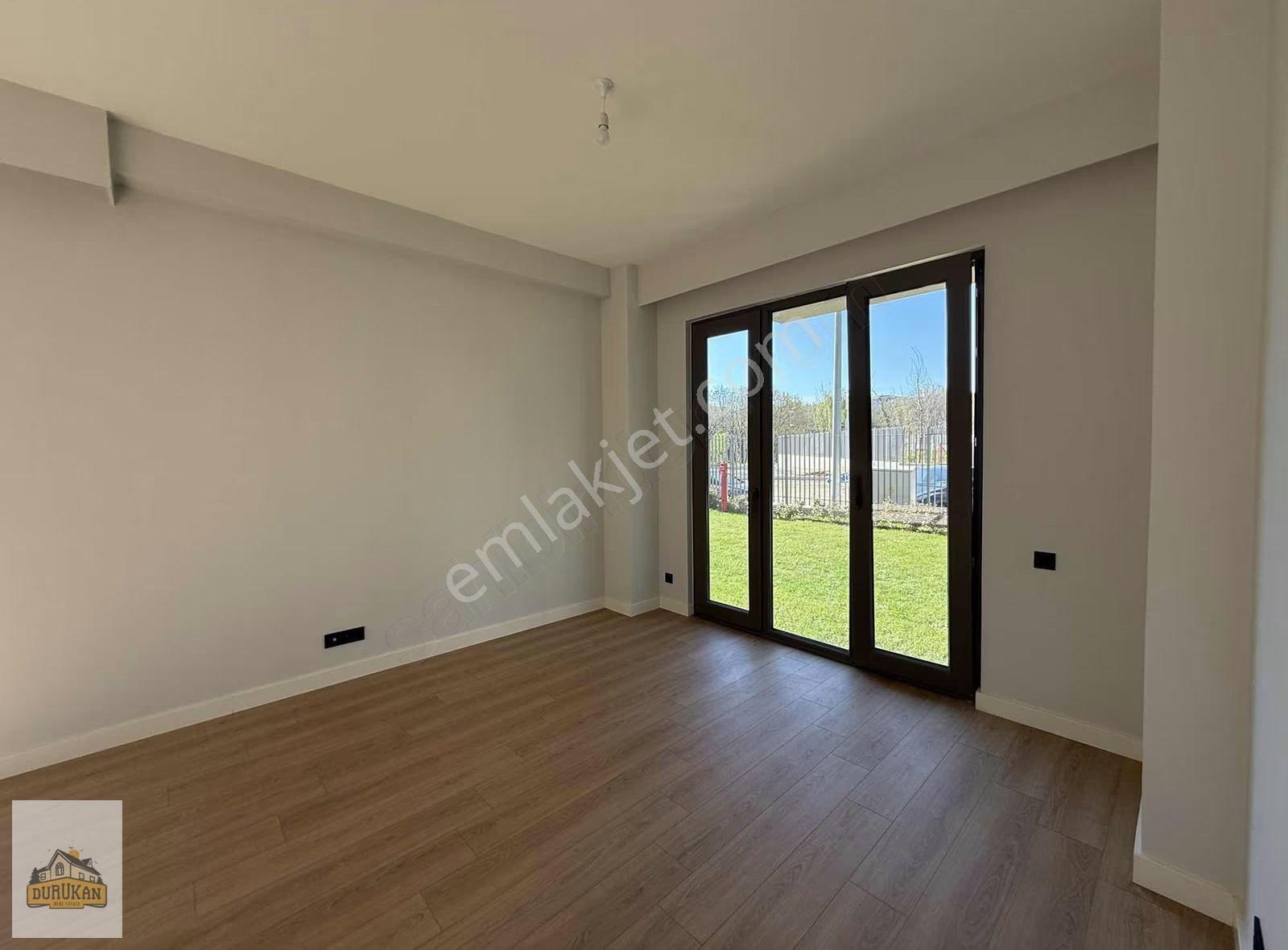 Çınarköy Evleri Geniş Bahçeli Köşe Tip Kiralık 2+1 Kapalı Mutfak - Görsel 32