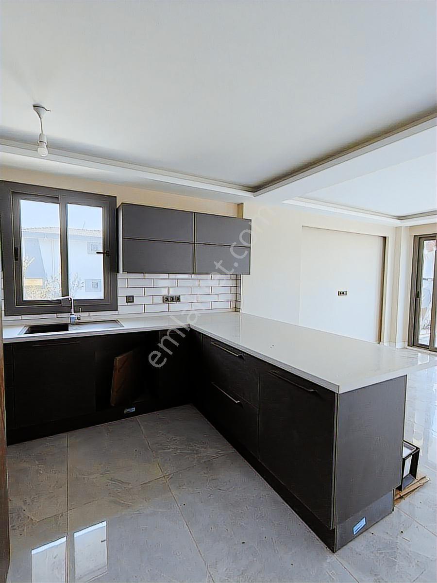 Kuşadası Güzelçamlı'da Deniz Manzaralı 5+2 Müstakil Sıfır Villa - Görsel 11