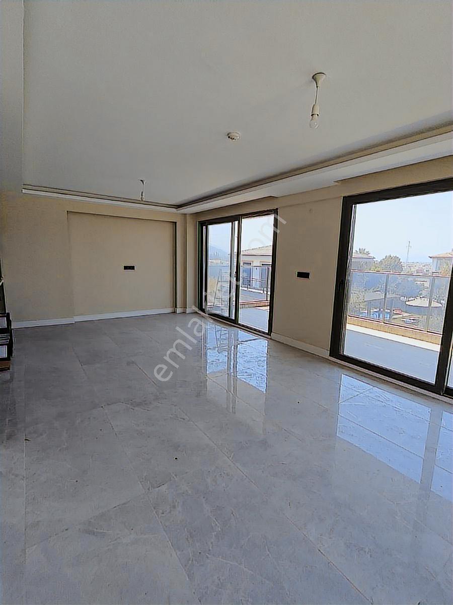 Kuşadası Güzelçamlı'da Deniz Manzaralı 5+2 Müstakil Sıfır Villa - Görsel 15