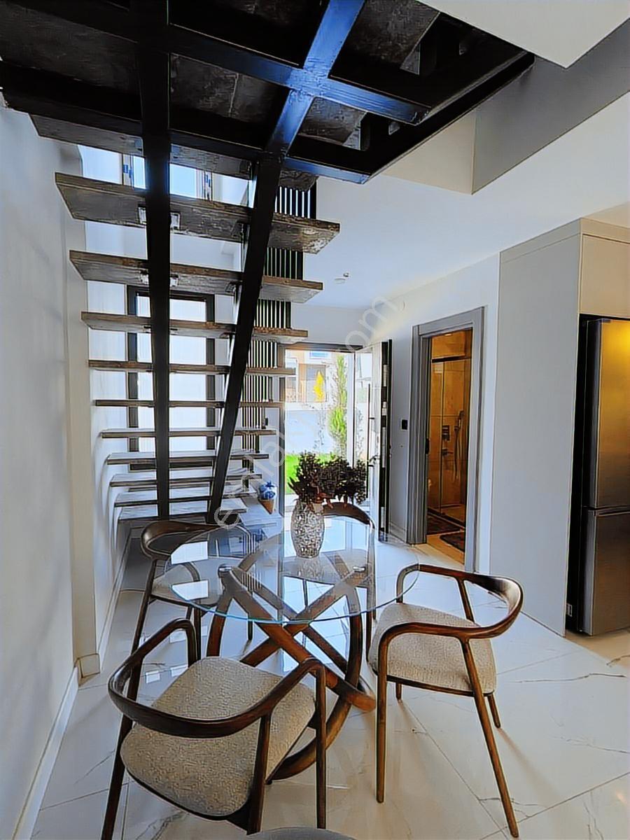Kuşadası Davutlar Sahilde Özel Havuzlu Sıfır Lüks Villa - Görsel 25