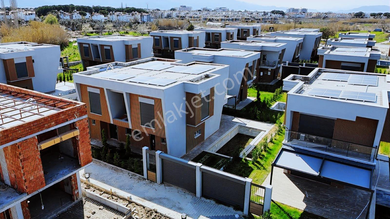 Kuşadası Davutlar Sahilde Özel Havuzlu Sıfır Lüks Villa - Görsel 16