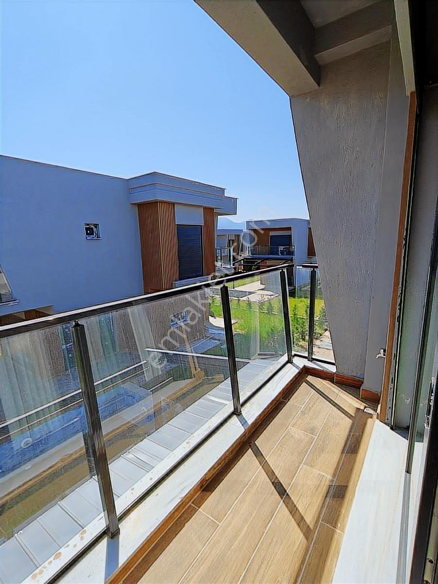 Kuşadası Davutlar Sahilde Özel Havuzlu Sıfır Lüks Villa - Görsel 28