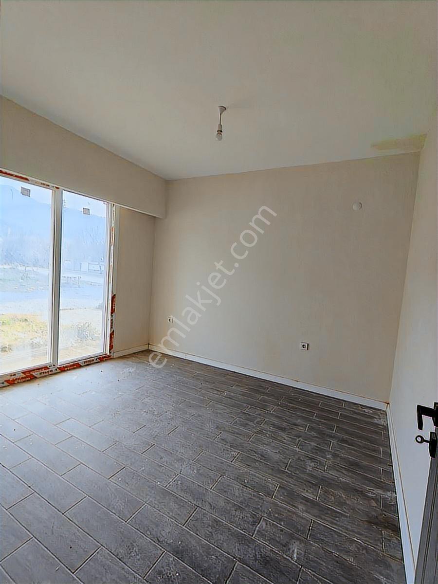 Kuşadası Davutlarda Sıfır 3+1 Bahçe Katı Daire - Görsel 2