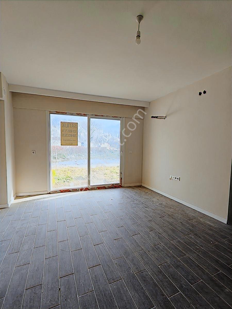 Kuşadası Davutlarda Sıfır 3+1 Bahçe Katı Daire - Görsel 14