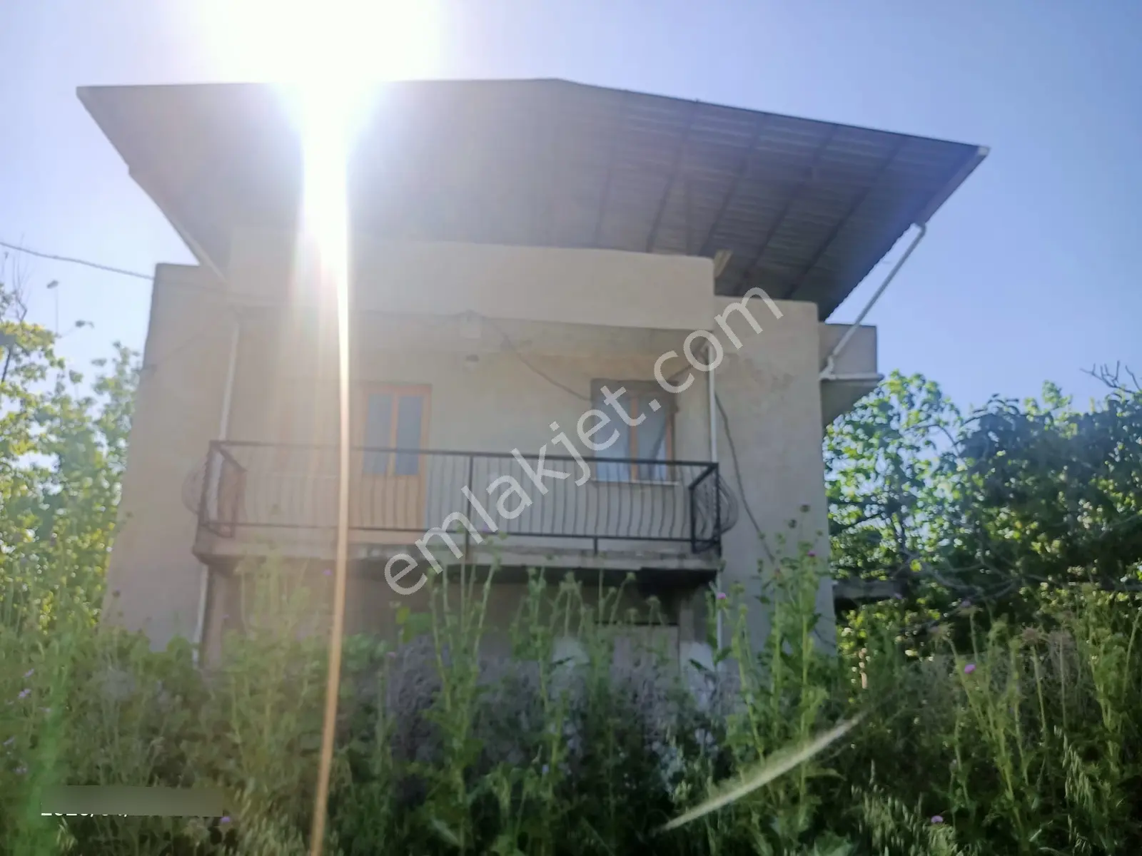 Kemalpaşa'da| 4.000 M² Arazi İçinde 2 Katlı Çiftlik Evi