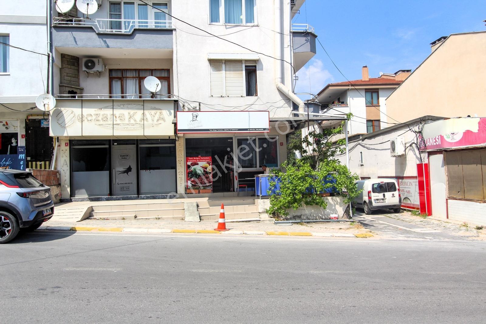 Hastane Caddesi İşlek Noktada Satılık Hazır Çiğ Köfte Dükkanı - Görsel 3