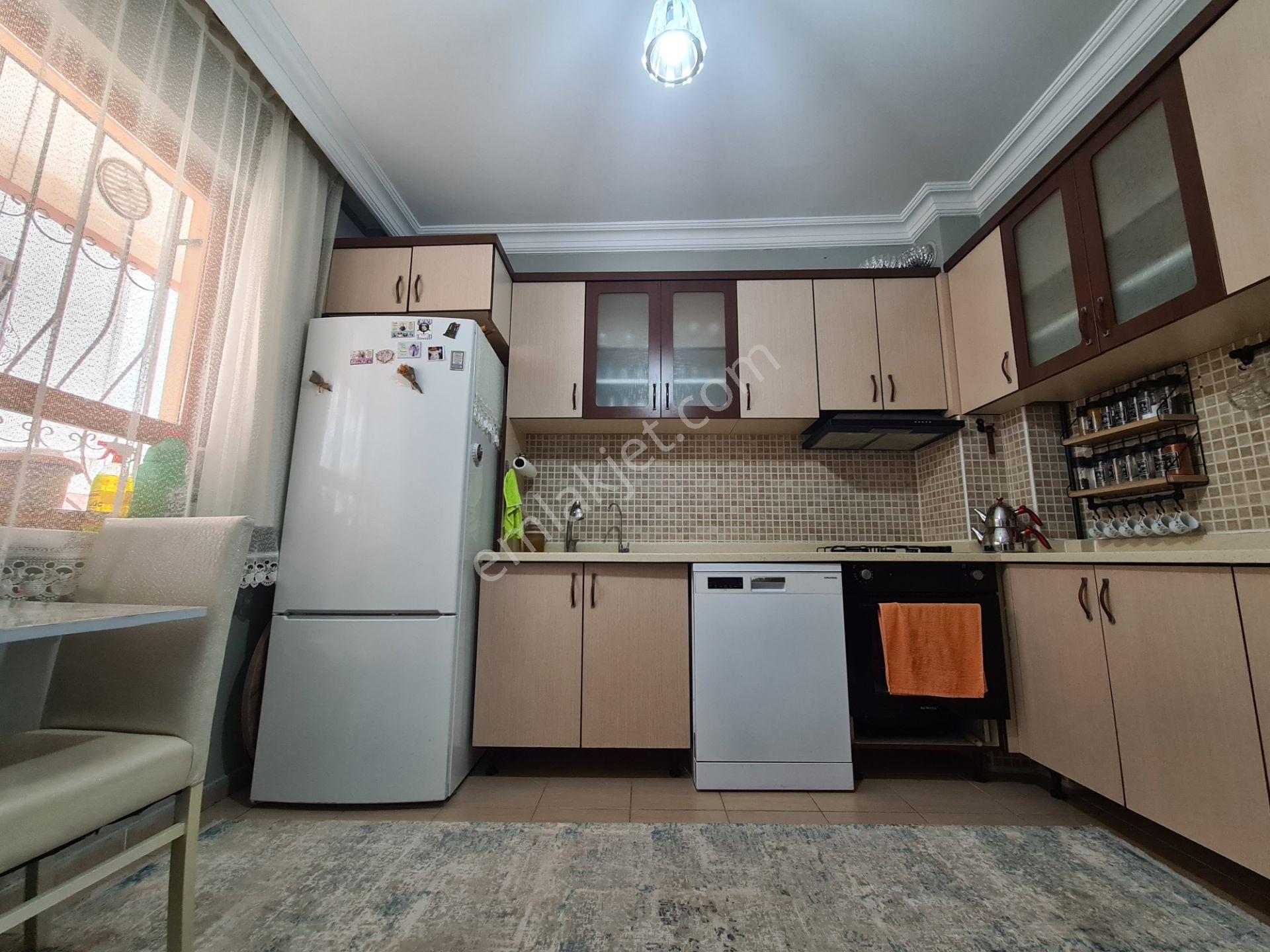 Selim Caddesi Paraleli Kat Konumlu Yüksek Giriş Geniş 2+1 Daire - Görsel 3