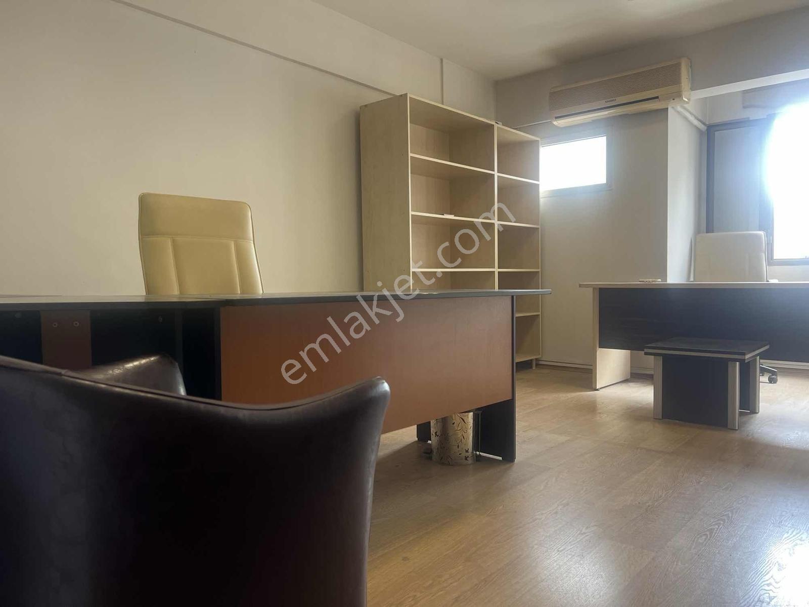 Karşıyaka Çarşı Ana Cadde Tabela Görselı Olan Kıralık Ofis - Görsel 7