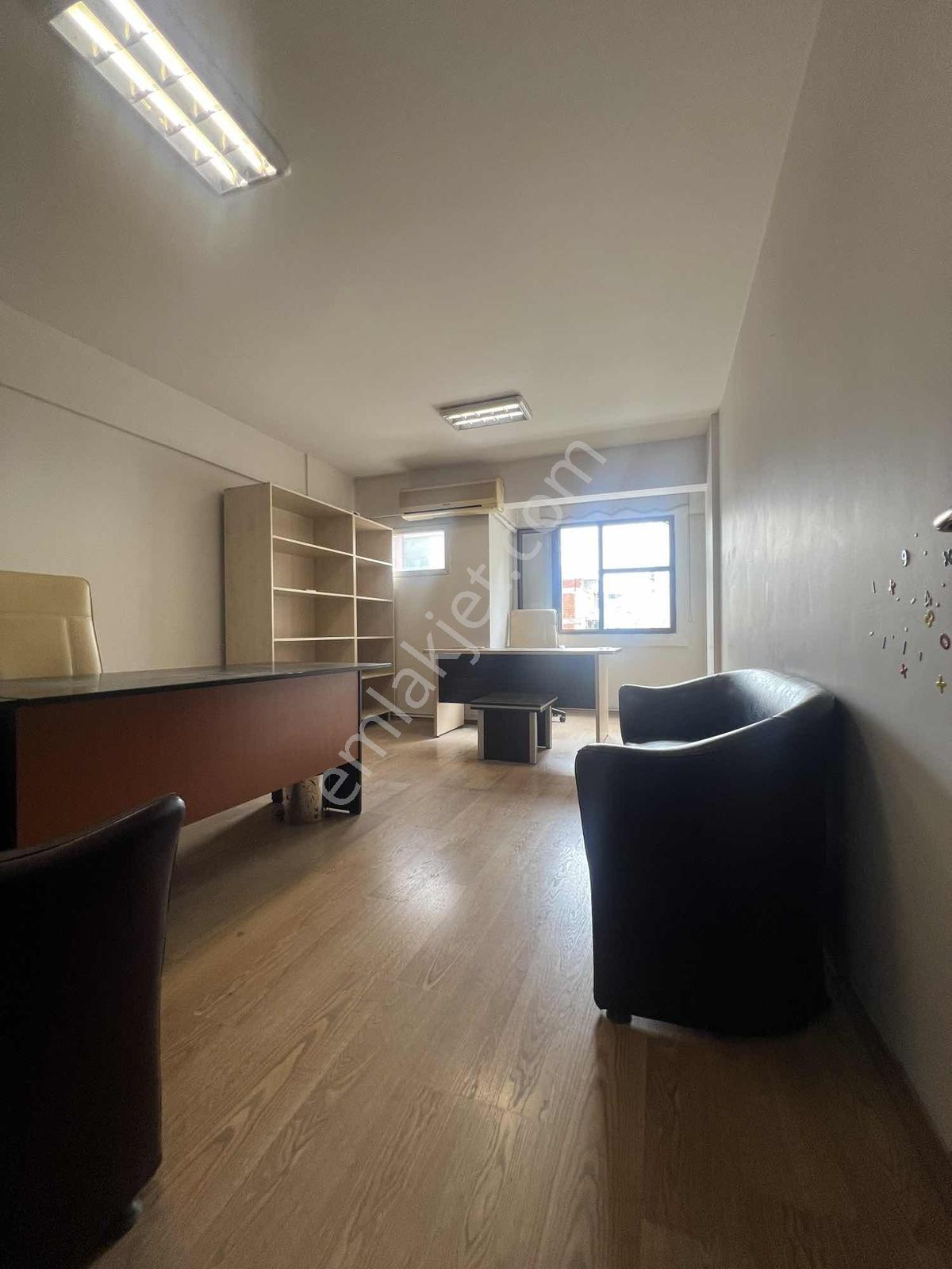 Karşıyaka Çarşı Ana Cadde Tabela Görselı Olan Kıralık Ofis - Görsel 9