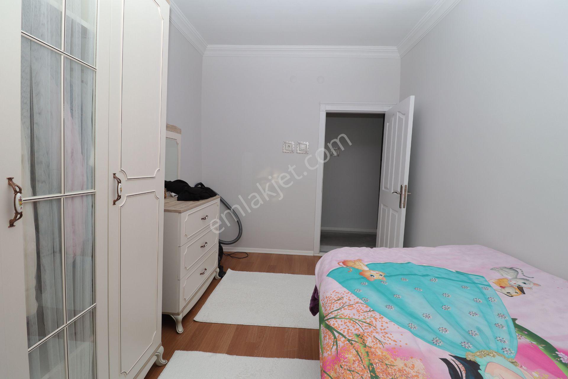 Akif'ten Ahimesut Bulvarı Üzeri Site İçi Ara Kat Ön Cephe 3+1 Daire - Görsel 22
