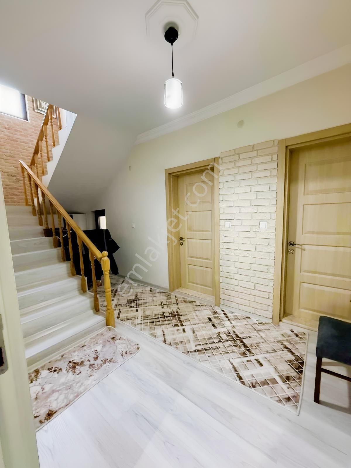 Kayalar Memduhiyede 1.220 M2 Arsa İçinde 7+1 Tripleks Villa - Görsel 11