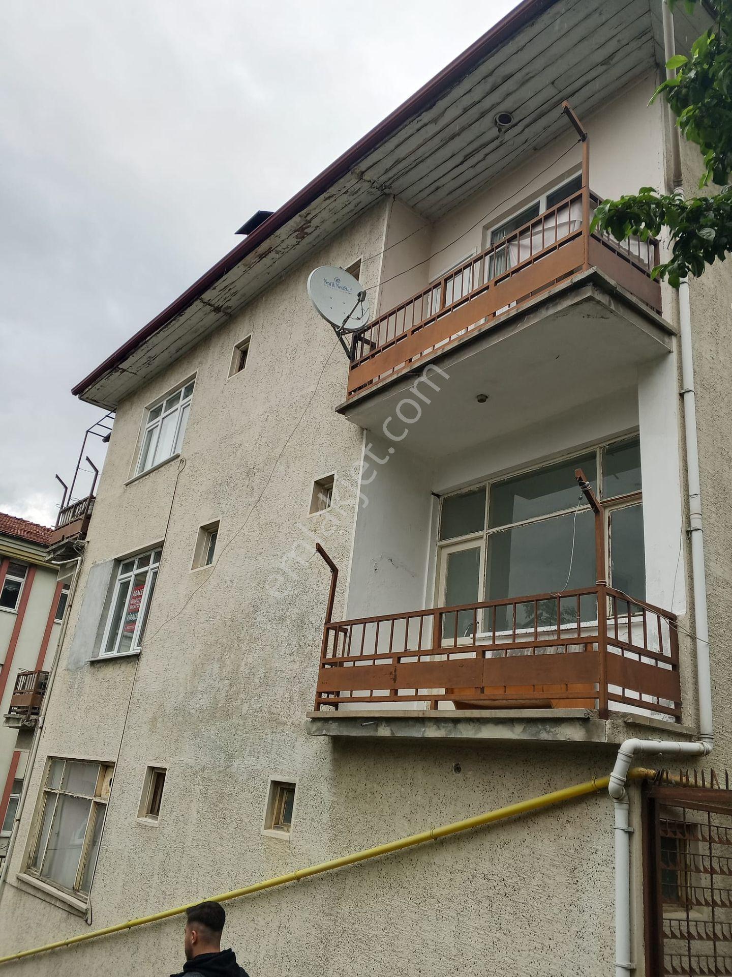 Adalet Gold Group Emlak'tan Kiralık Daire Şair Emrah Mahallesinde 3+1 Doğalgazlı Uygun Fiyata - Görsel 3