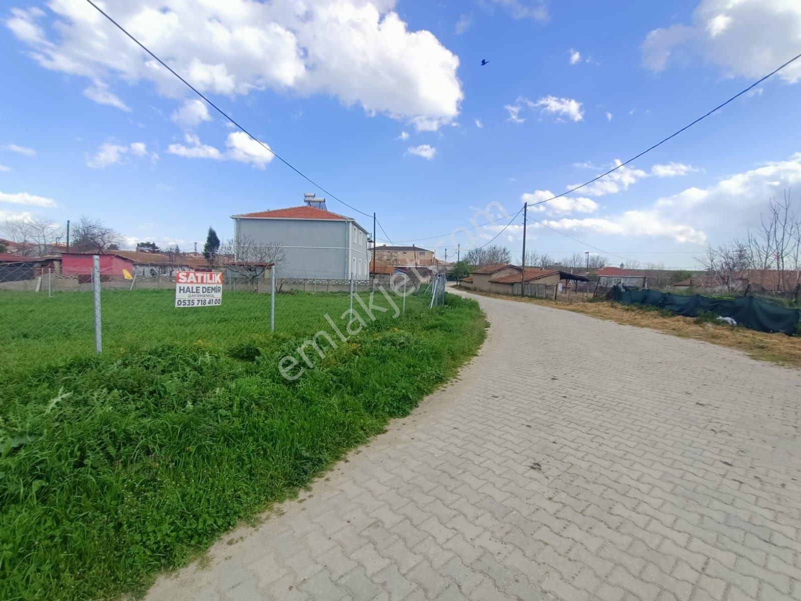 Aşağısevindikli'de Köy Merkezinde Satılık 565 M2 İmarlı Arsa - Görsel 3